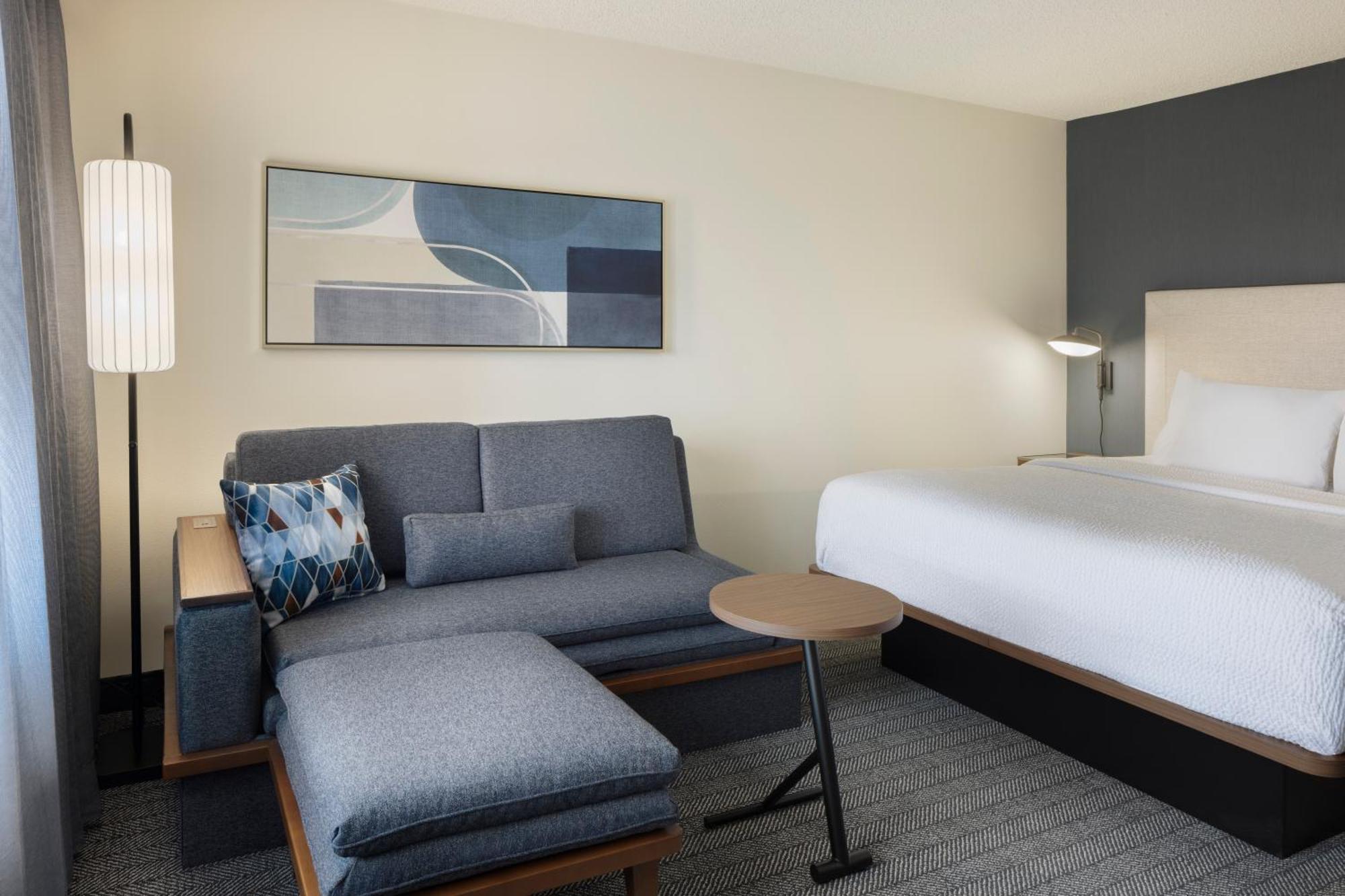 Hotel Courtyard By Marriott Springfield Airport Exterior foto