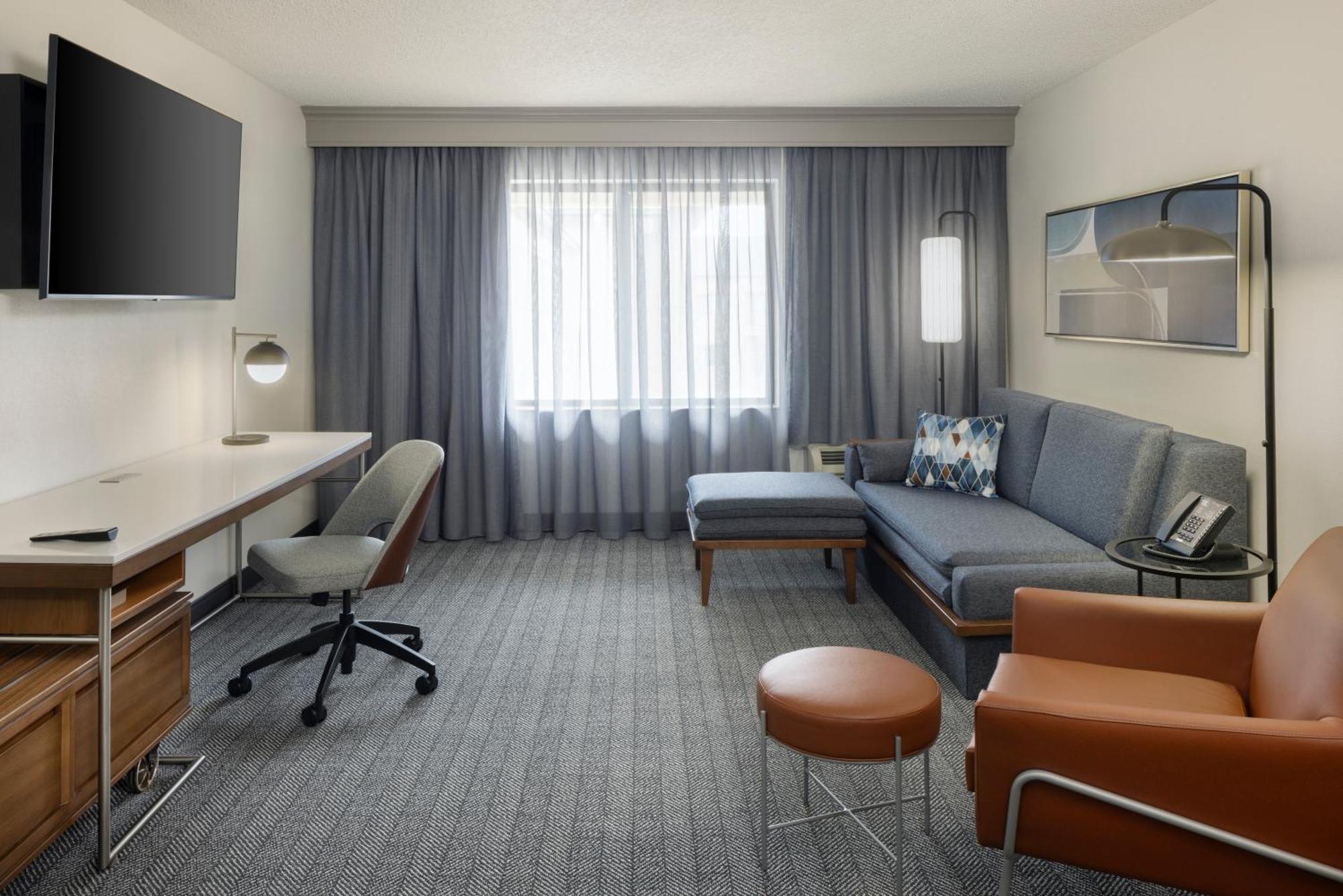 Hotel Courtyard By Marriott Springfield Airport Exterior foto