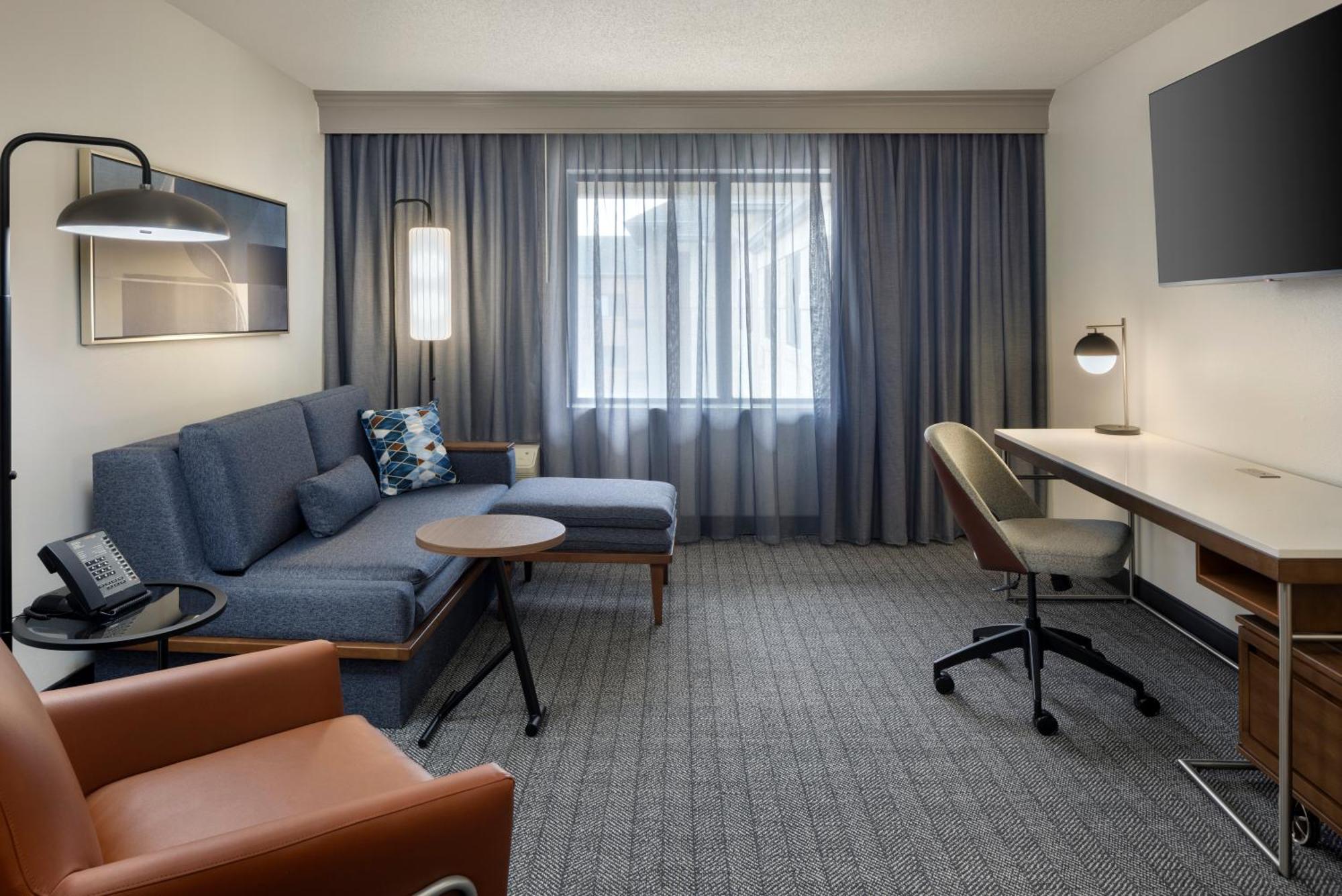 Hotel Courtyard By Marriott Springfield Airport Exterior foto