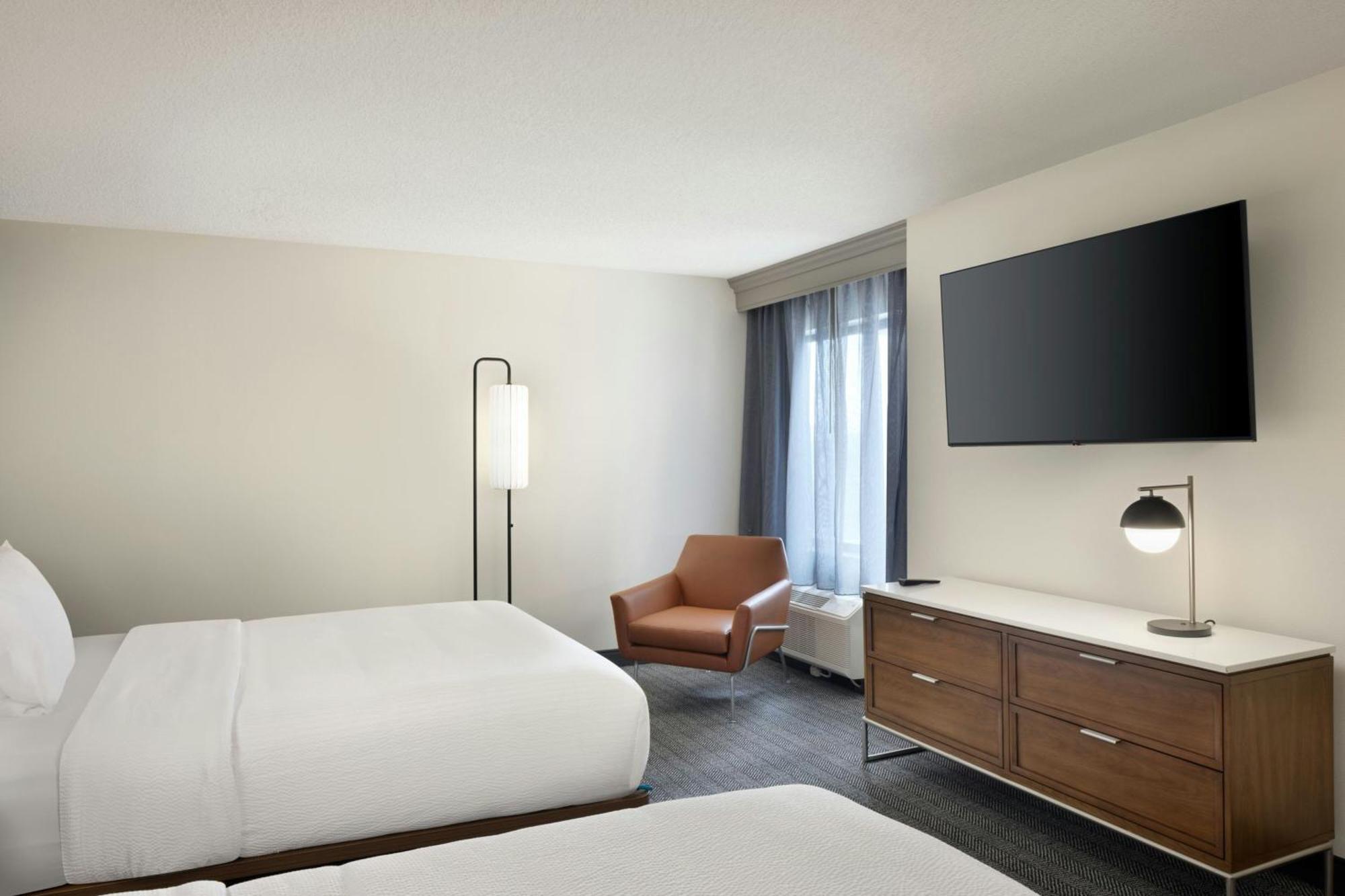 Hotel Courtyard By Marriott Springfield Airport Exterior foto