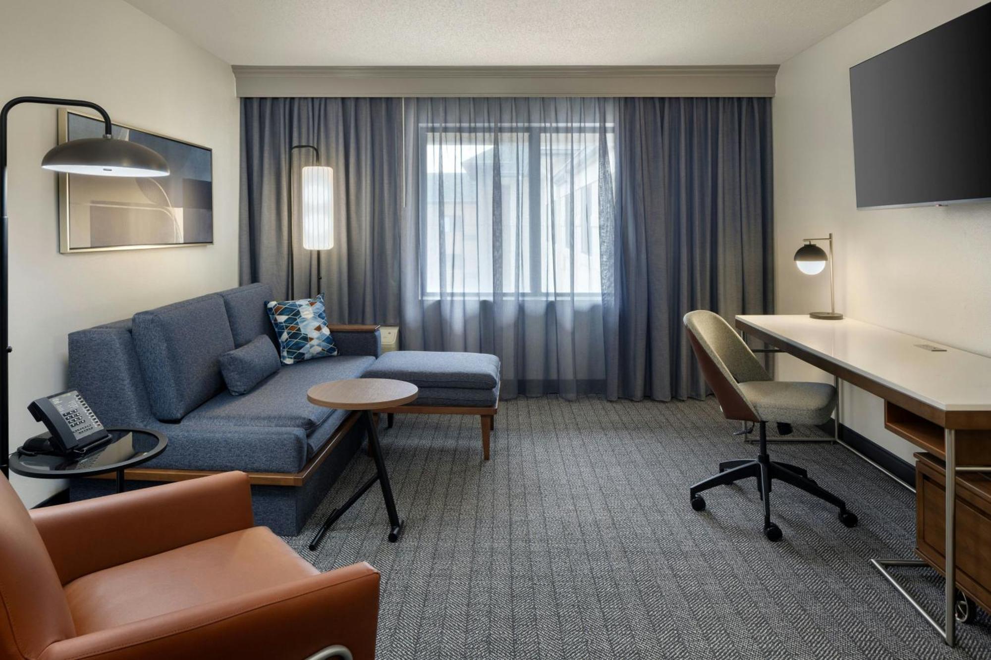 Hotel Courtyard By Marriott Springfield Airport Exterior foto